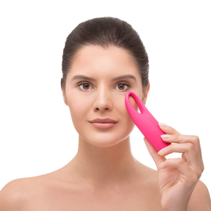 foreo iristm illuminating eye massager magenta 3