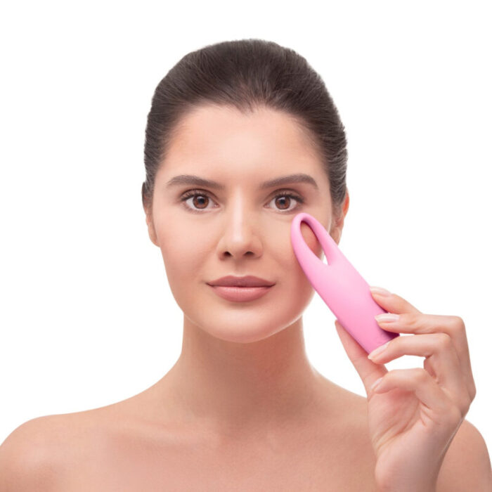 foreo iristm illuminating eye massager petal pink 3